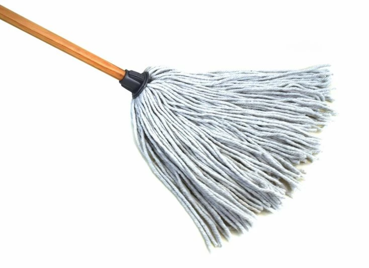 Globe Commercial Products Syn-Pro® Synthetic Yacht Mops W/ 54" Wood Handles - Pack Of 6 3 Globe Commercial Products Syn-Pro® Synthetic Yacht Mops W/ 54" Wood Handles - Pack Of 6