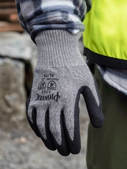 Pioneer 5362 Cut-Resistant Composite Filament/Steel Fibre Glove With Foam Nitrile Palm (Cut Level 7) Work Gloves