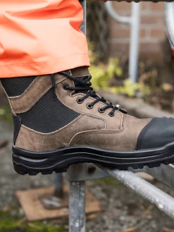 Pioneer Khyber Deluxe Metal-Free 8" Leather Safety Work Boots | Sizes 7 - 14 8 Inch Safety Boots 17 Pioneer Khyber Deluxe Metal-Free 8